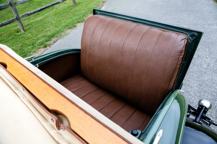 Интерьер Ford Model A Roadster (40B) 1930 года  (фото 13 из 63)